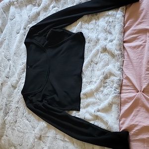 Scoop neck long sleeve crop top